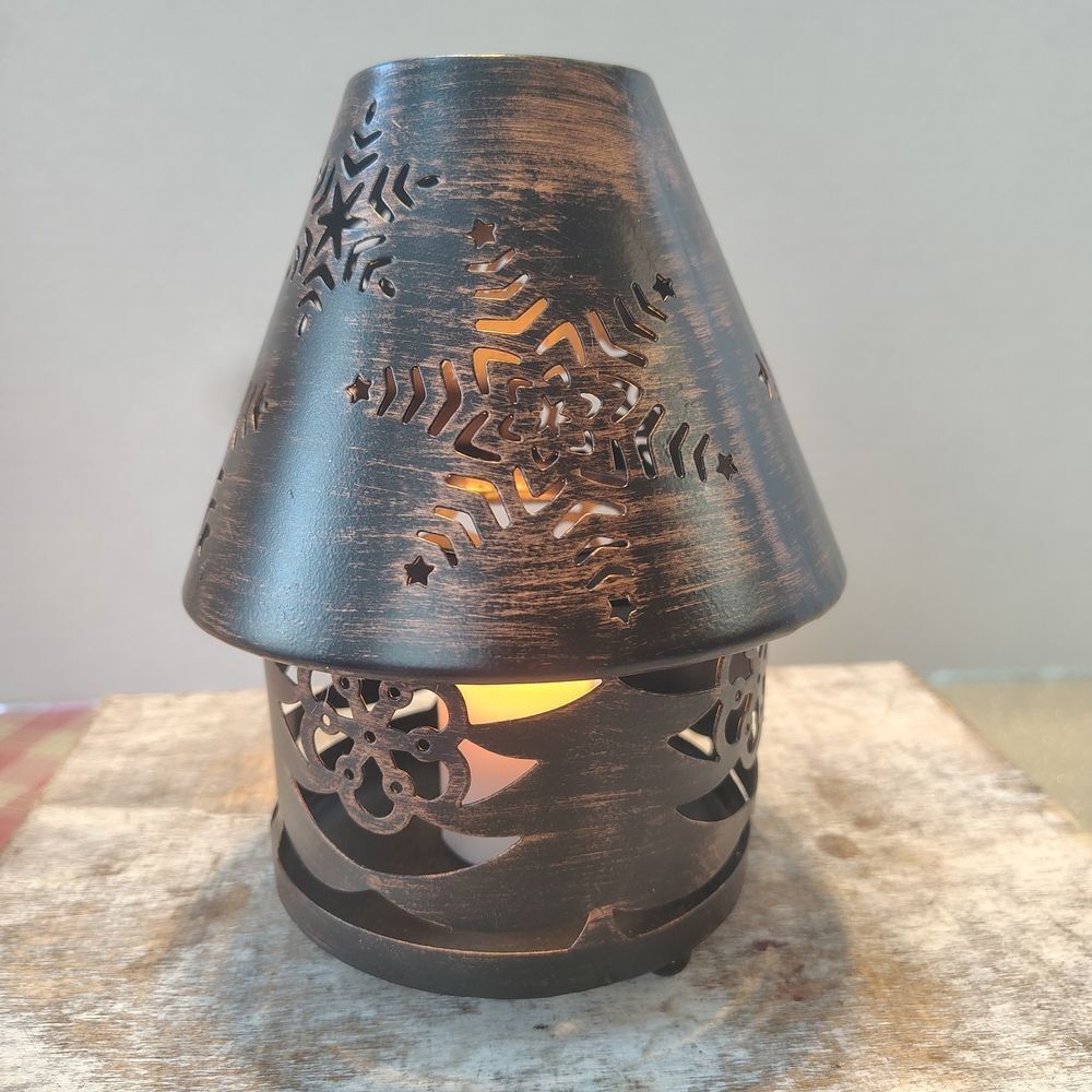 Rustic Black Metal Candle Holder. C8